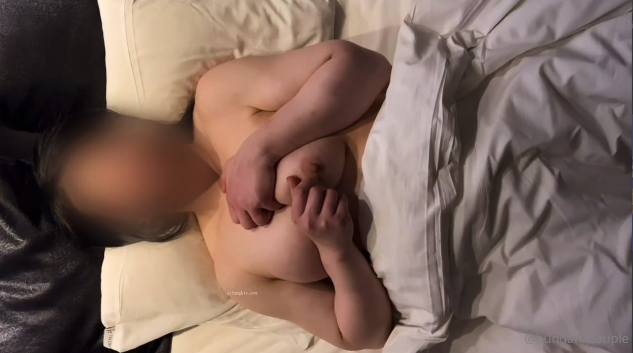HUSR-272 熟女の同窓会は不倫の温床 数十年ぶりの再会に胸と下半身を昂らせる熟女たち